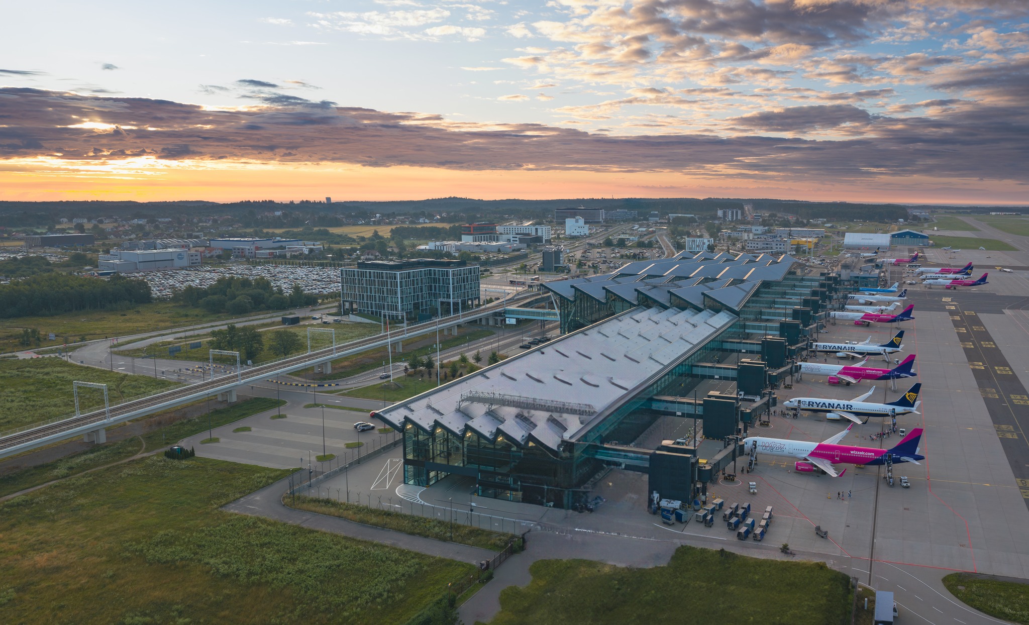 Gdańskie lotnisko bije rekordy. Blisko 6 milionów pasażerów w dziewięć miesięcy!