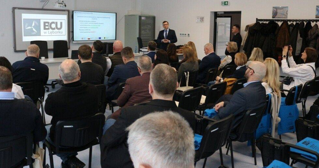 Szkolenia o KSeF. Przedsiębiorcy poznają zasady działania