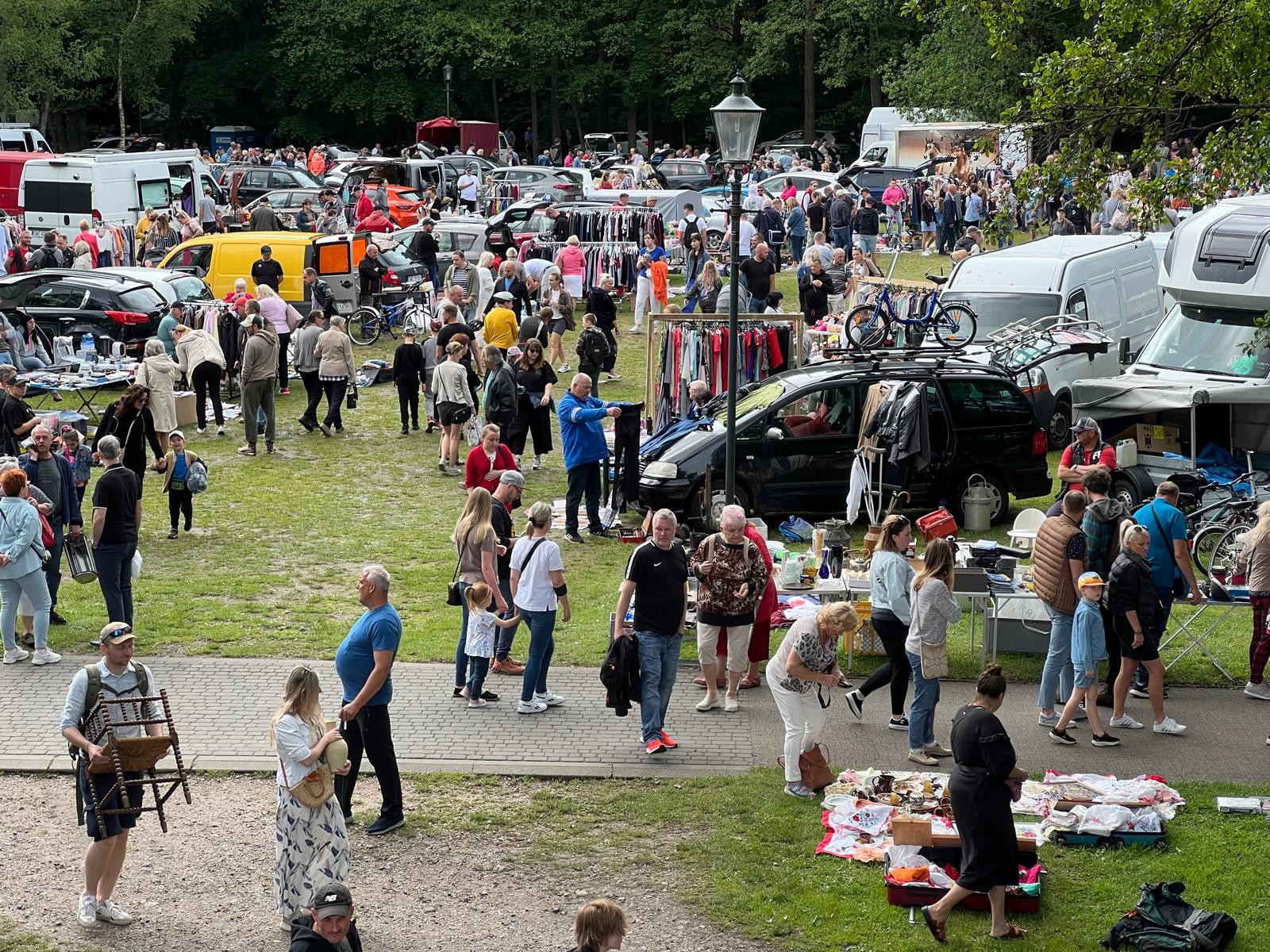 Drugie życie przedmiotów i sąsiedzkie spotkania. Pchli targ wraca!