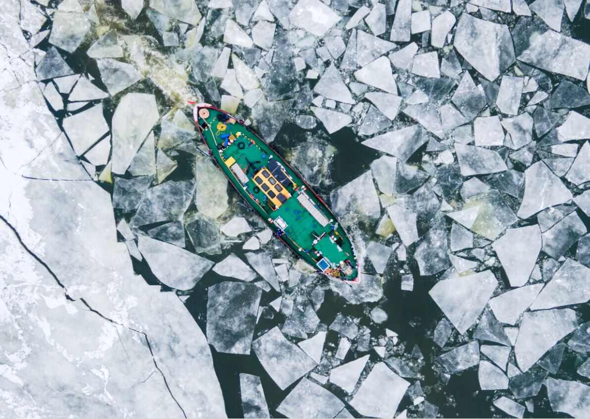 Puma na rzece! Lodołamacze w akcji