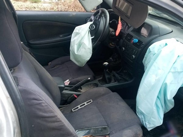 Nissanem w skarpę, a potem… twardy sen. Pijany 32-latek zasnął po wypadku