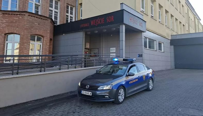 Sekundy decydowały o zdrowiu dziecka. Strażnicy eskortowali rodzinę do szpitala