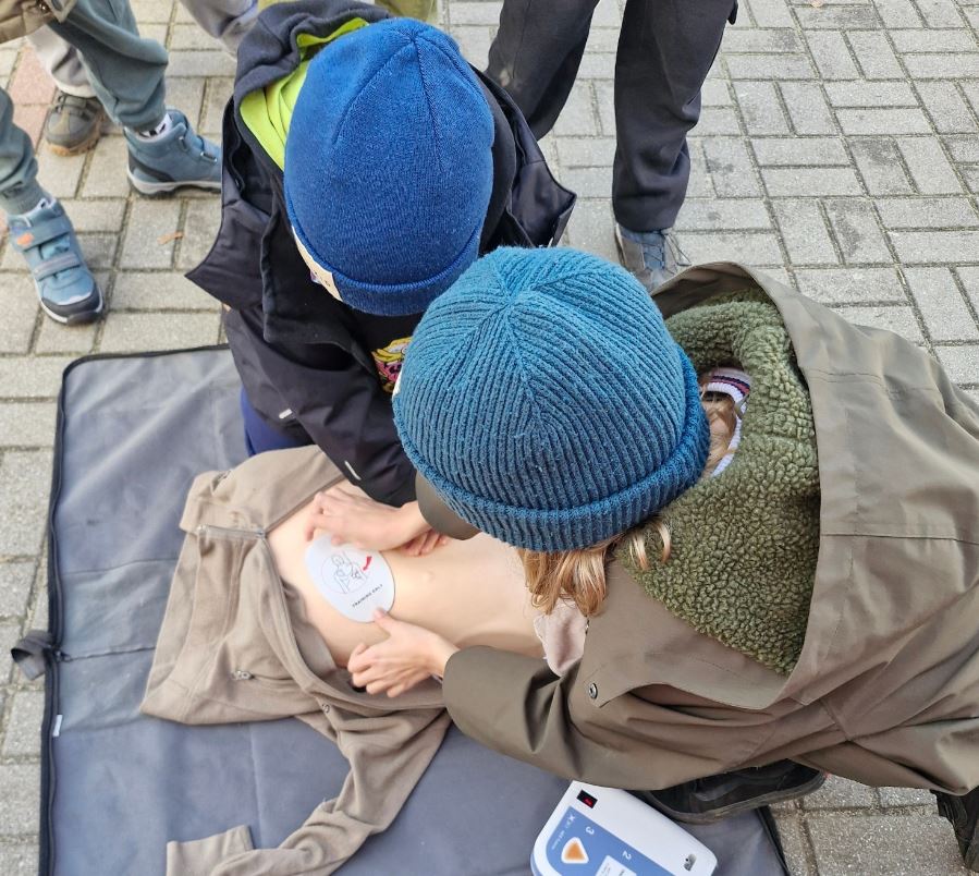 Miasto szkoli mieszkańców z reagowania na zagrożenia. Ruszył cykl bezpłatnych zajęć