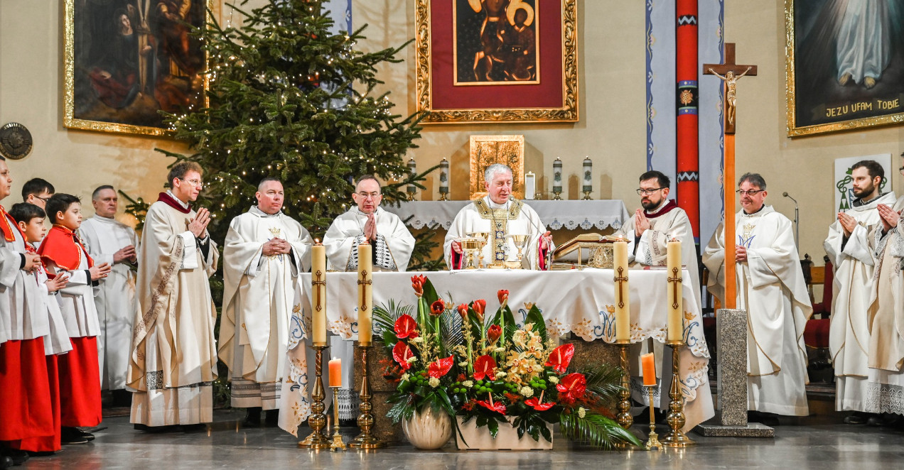 Dzień i noc na modlitwie. Otwarto Kaplicę Wieczystej Adoracji