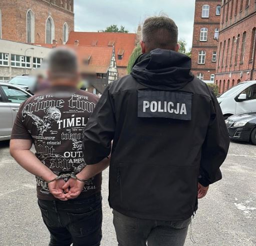 Zatrzymanie po latach ucieczki. Odciski palców zdradziły 37-latka