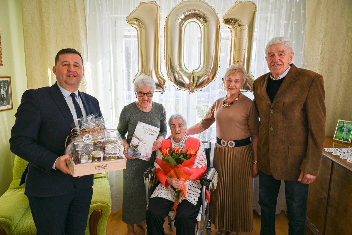 Sto lat to za mało! 101 Wzruszające urodziny pani Ewy