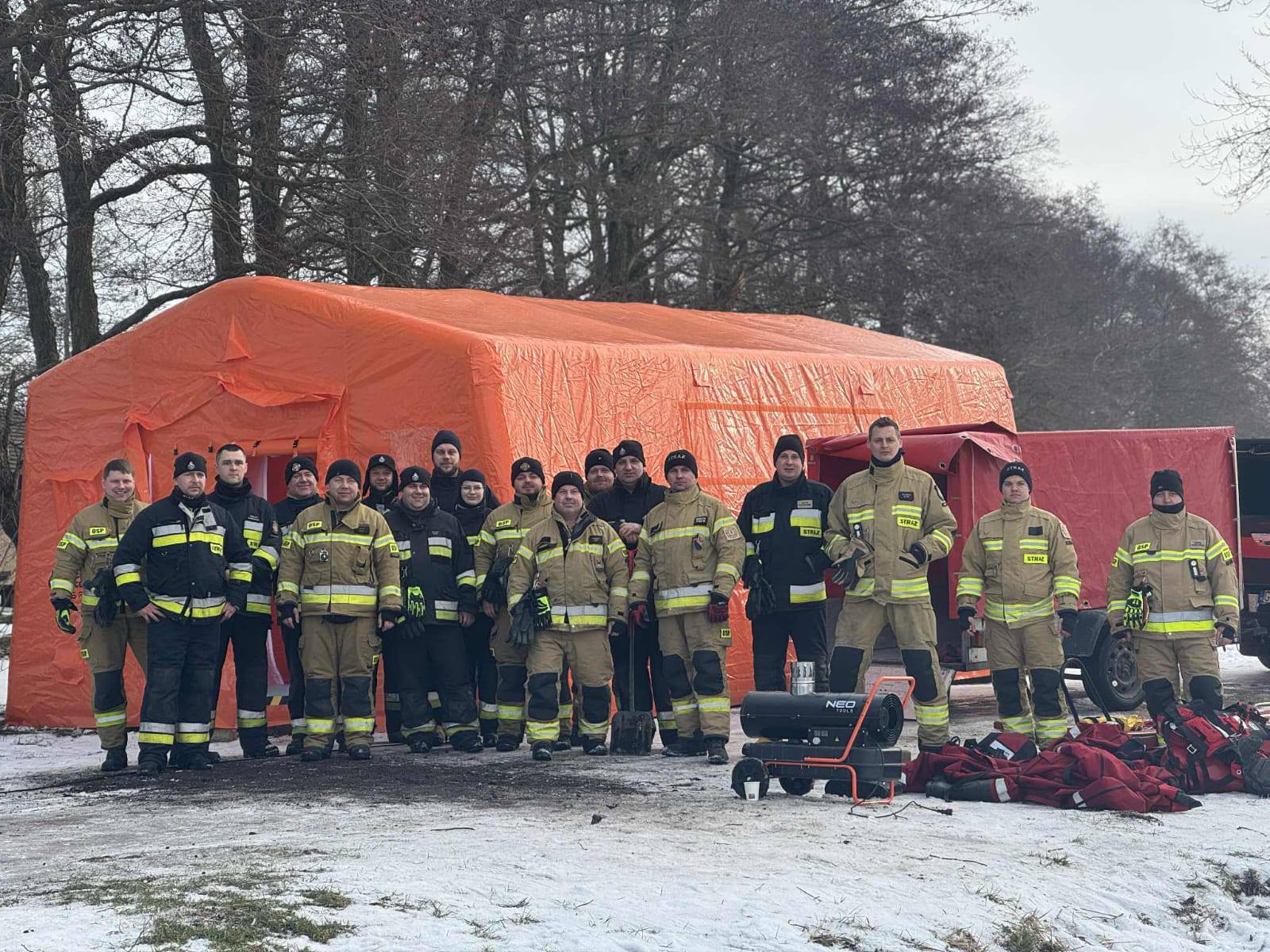 Namiot pneumatyczny i butle kompozytowe. OSP z nowym sprzętem
