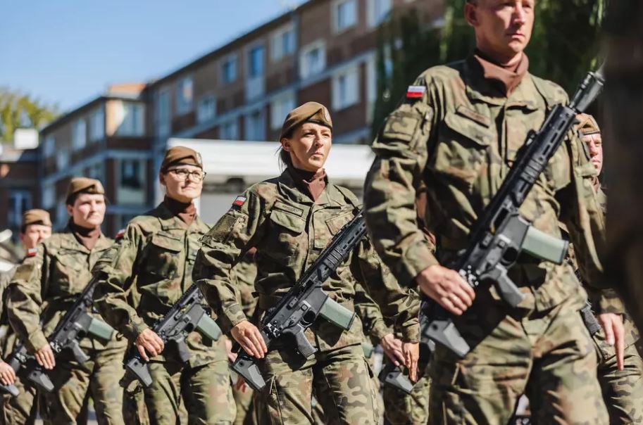 Wraca kwalifikacja wojskowa. Kogo dotyczy i co trzeba wiedzieć?