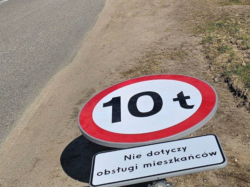 Ciężarówki ignorują zakaz. 'Będą prowadzone prace remontowe'