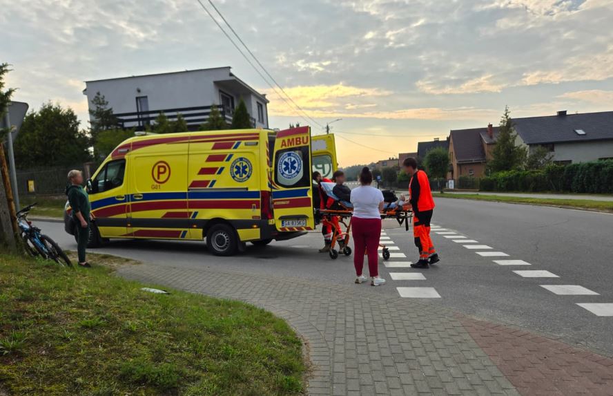 Potrącenie rowerzysty. Nastolatek przewieziony do szpitala