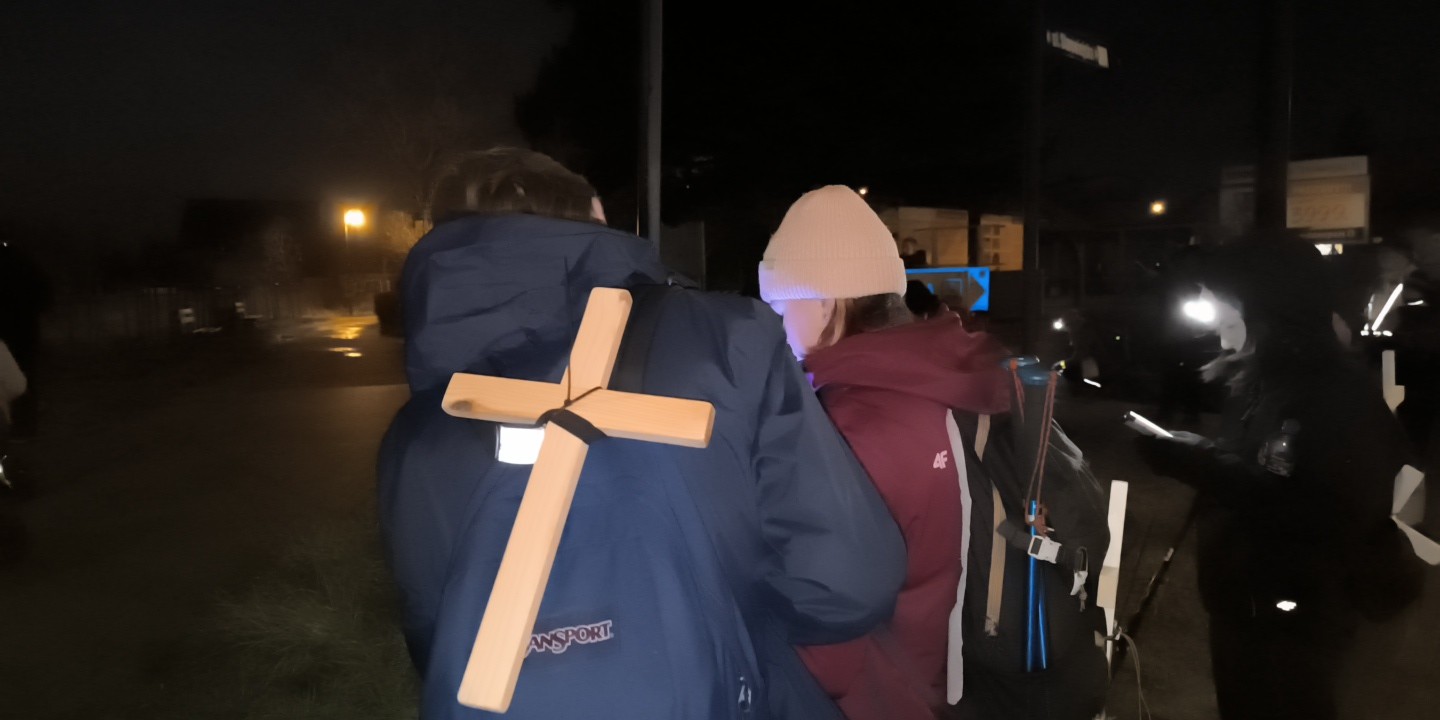 W milczeniu i skupieniu przejdą kilkadziesiąt kilometrów. realizowane są zapisy na Ekstremalne Drogi Krzyżowe 2026