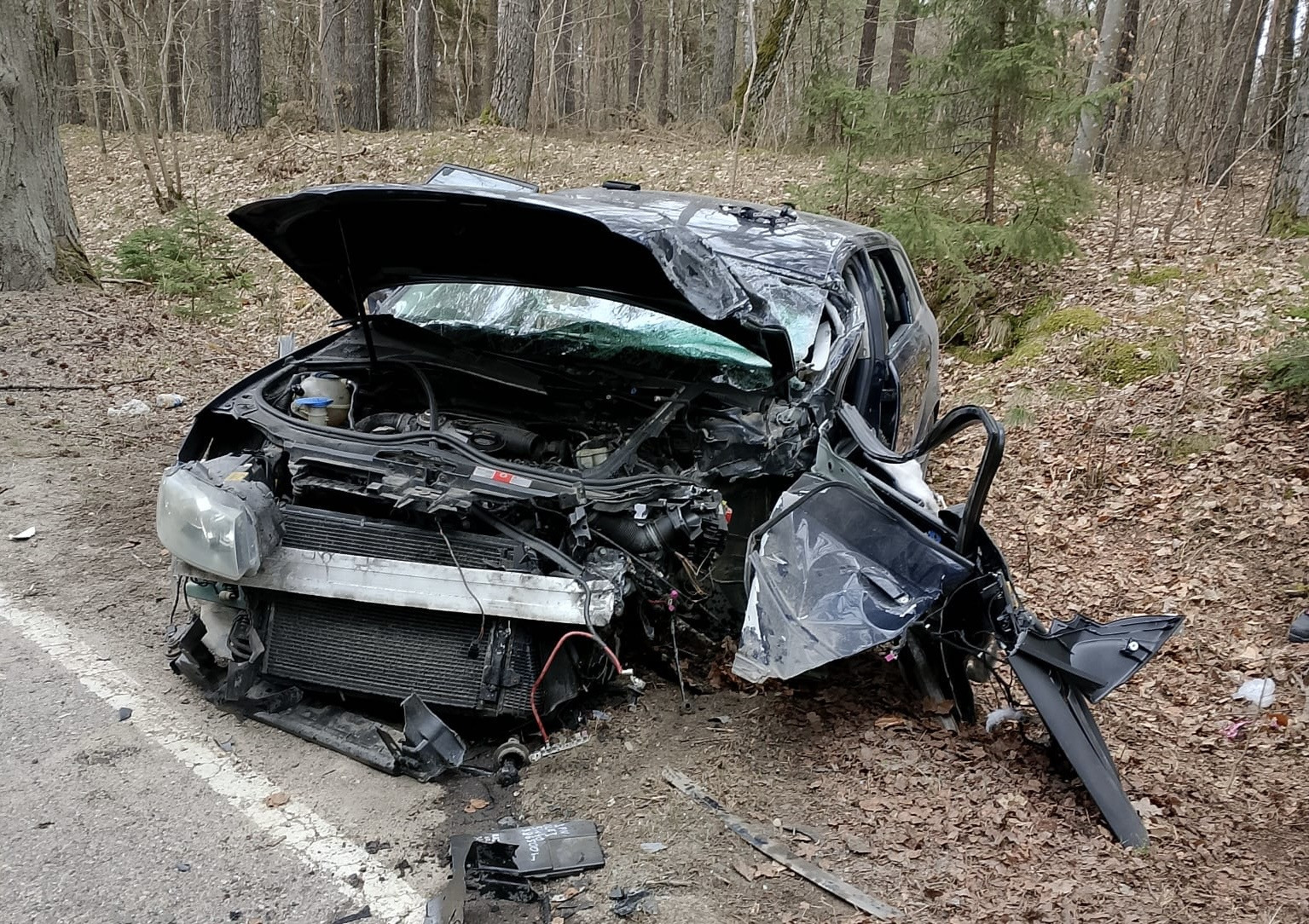 Zderzenie osobówki z ciężarówką. Jedna osoba nieprzytomna