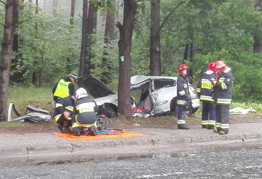 Wypadek W Jastrzębiej Górze Trzy Osoby Poszkodowane Informacje Aktualności Z Pomorza Nadmorski24pl