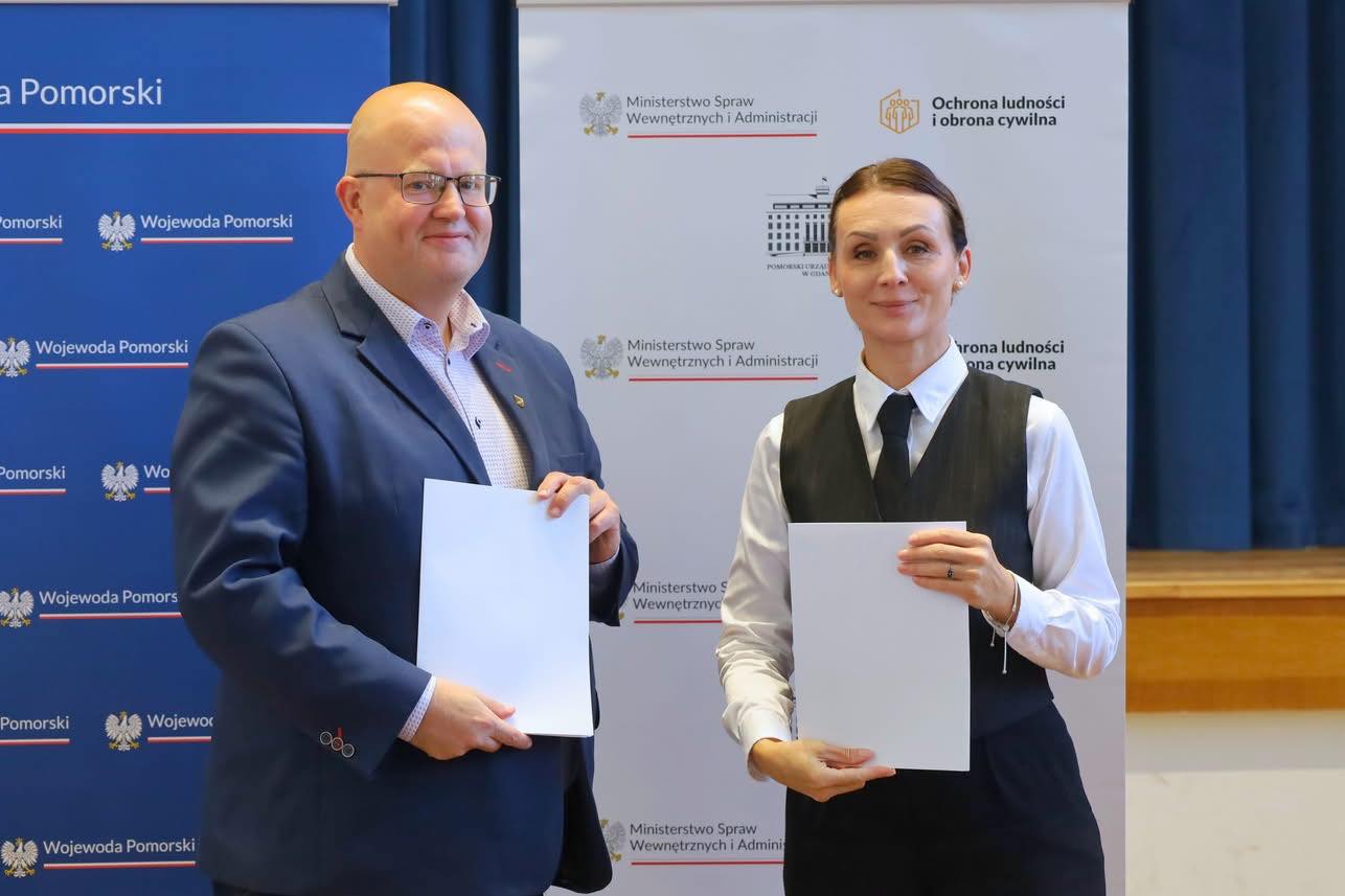 Nowy sprzęt i samochód dla strażaków i ratowników w powiecie