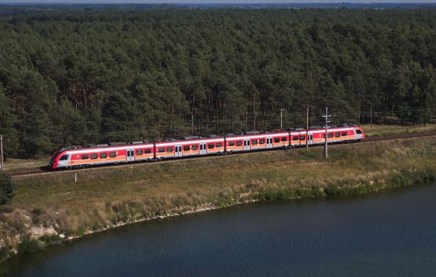Rekordowe lato na torach! Więcej połączeń na trasie Gdynia-Hel