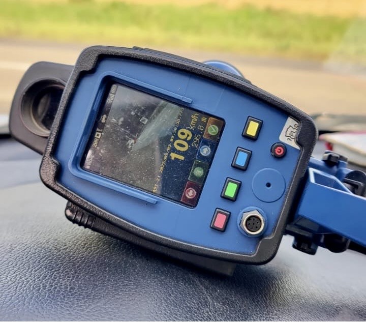 Jechał za szybko. Dostał 13 punktów i stracił prawko