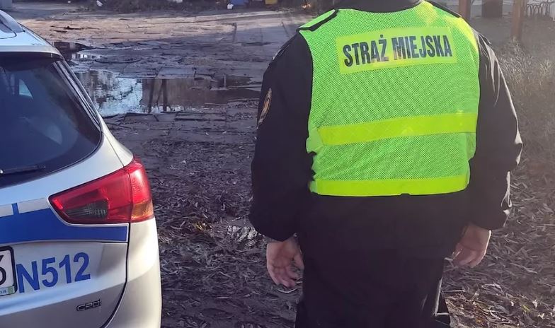 Chciała uspokoić się przed zabiegiem. Zamyślona seniorka zgubiła drogę do domu