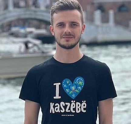 Zaginął 23-letni Kamil. Policja prosi o pomoc w poszukiwaniach