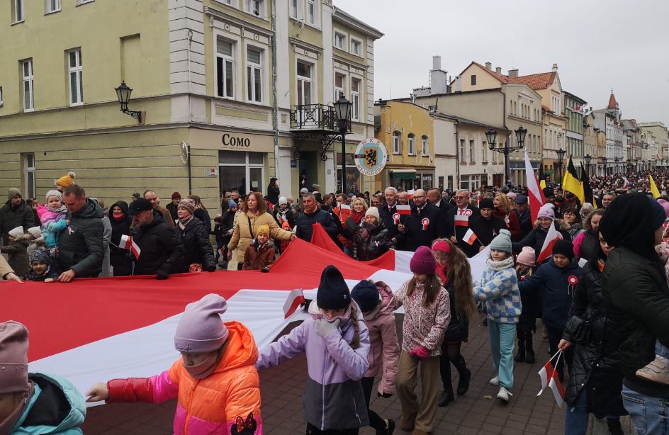 Ulicami przejdą biało-czerwone parady. Znamy program uroczystości obchodów z okazji Święta Niepodległości