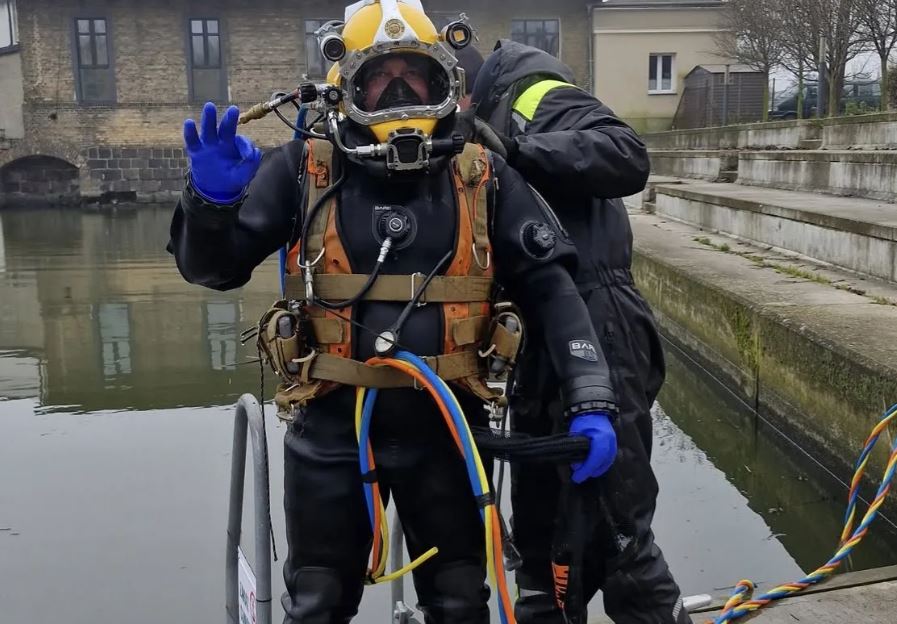 Wyciągnęli z Motławy 20 kilogramów śmieci. Koszt operacji to 8 tysięcy złotych