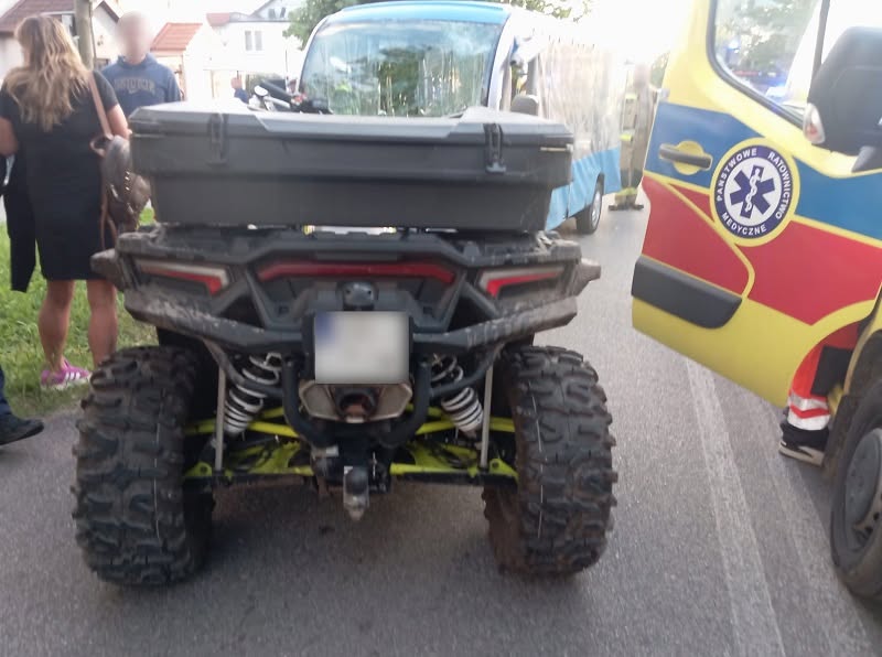 Quad zderzył się z melexem. Pięć osób wylądowało w szpitalu