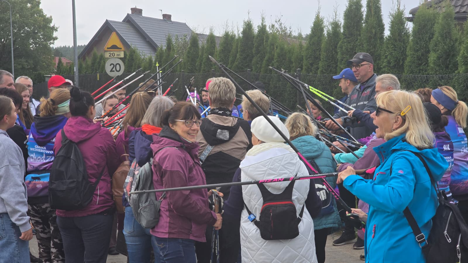 Z kijkami poznawali urokliwe tereny gminy. Za nami Marsz Sołtysa w Gościcinie | ZDJĘCIA
