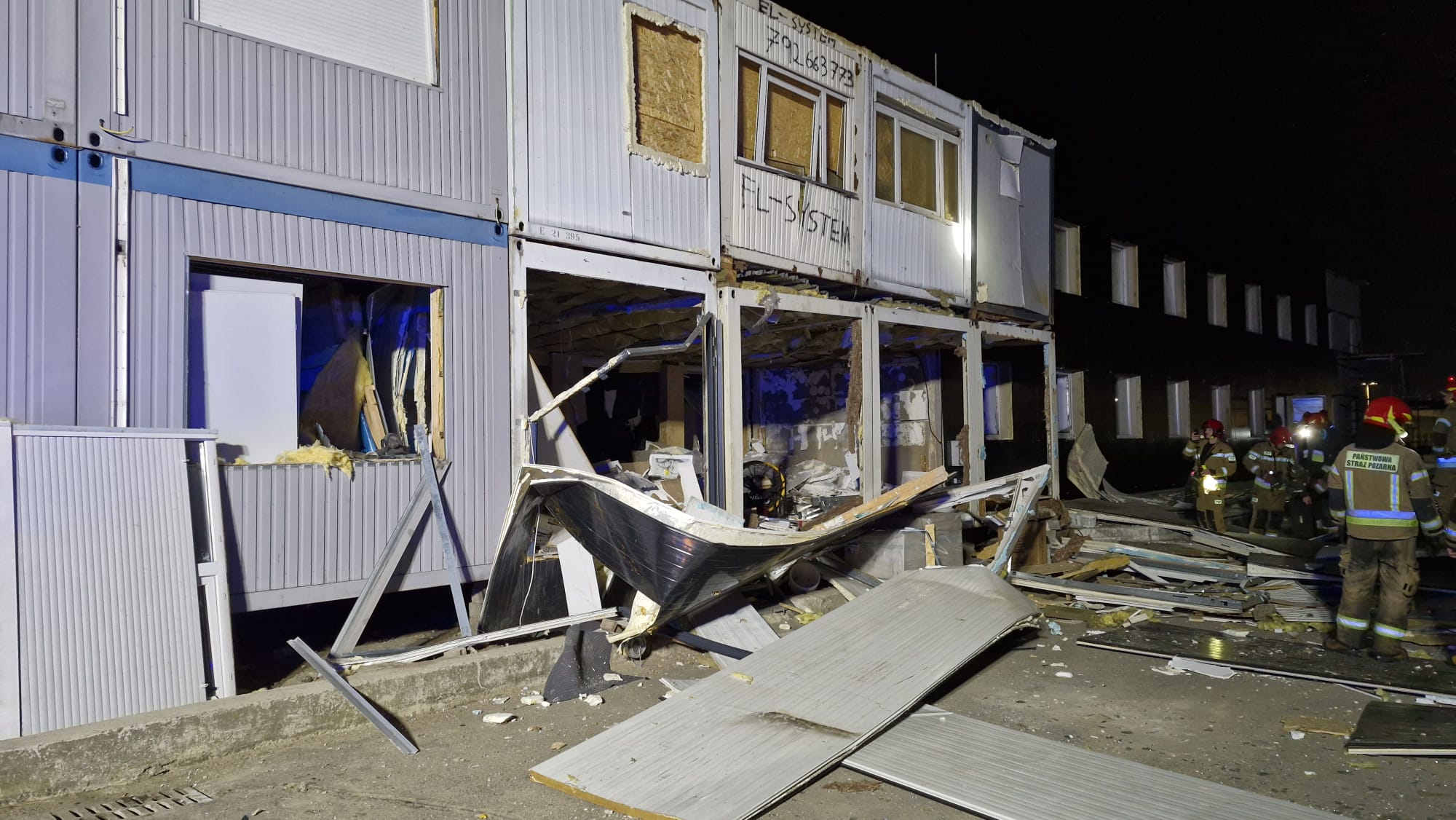 Nocny wybuch gazu. Poważne zniszczenia hotelu pracowniczego