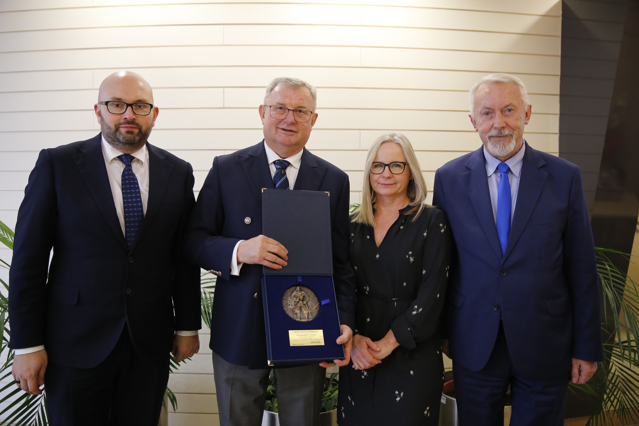 Medal Miasta dla sekretarza. Uroczyste pożegnanie w wejherowskim ratuszu
