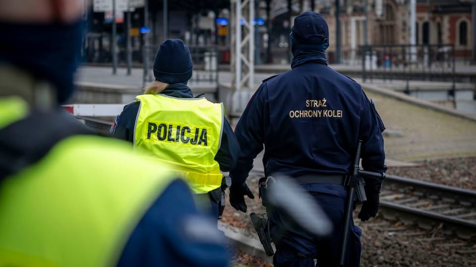 Przynieśli 37 puszek farby, nie namalowali ani kreski. 'Artyści' w rękach policji