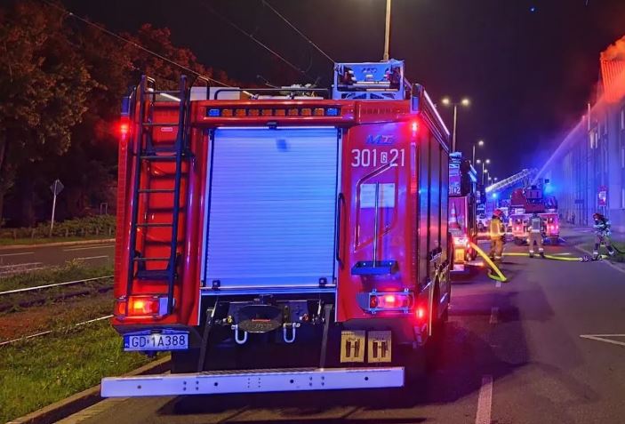 Pożar mieszkania. Jedna osoba trafiła do szpitala