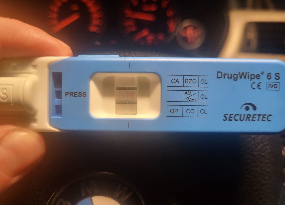 Prowadził po alkoholu, pod wpływem amfetaminy i mimo dwóch sądowych zakazów, w tym dożywotniego