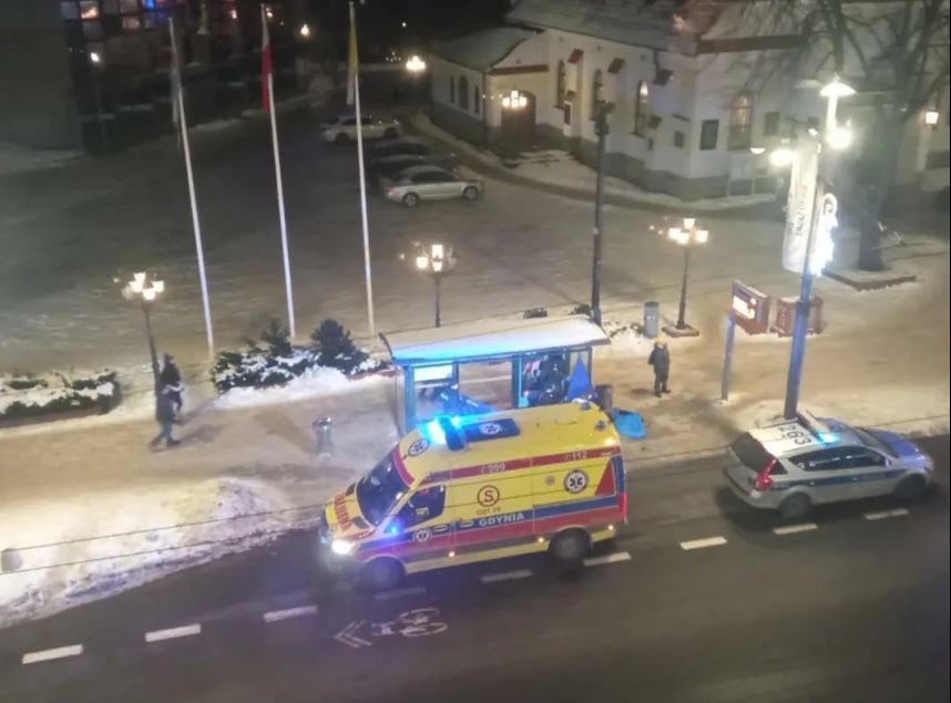 Zmarł mimo 11 defibrylacji. Nikt nie rozpoczął reanimacji