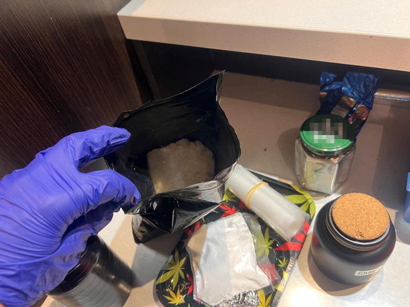 Grzyby halucynogenne i tabletki MDMA. Ponad 5 tysięcy porcji narkotyków w mieszkaniu