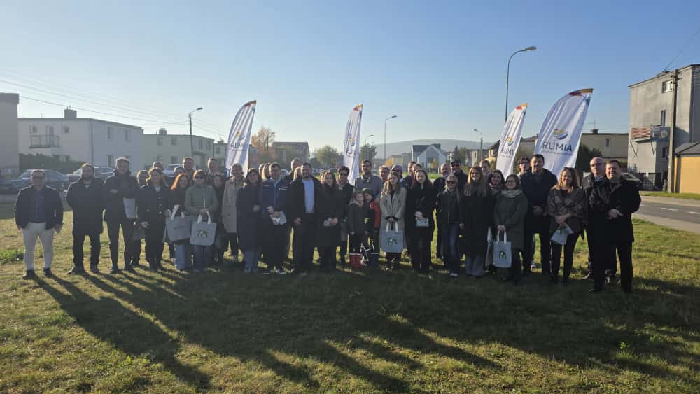 Zasadzili kolejne drzewa na terenie miasta. Za nami tegoroczna akcja „Zieleń na mur-beton” w Rumi