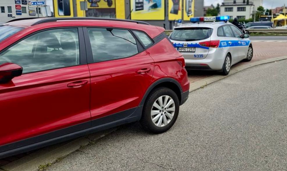 Nietrzeźwa za kierownicą. Policja zatrzymała seniorkę