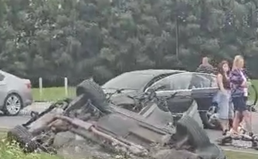 Kolizja w Swarzewie. Zmęczenie wygrało. Samochód wylądował w rowie