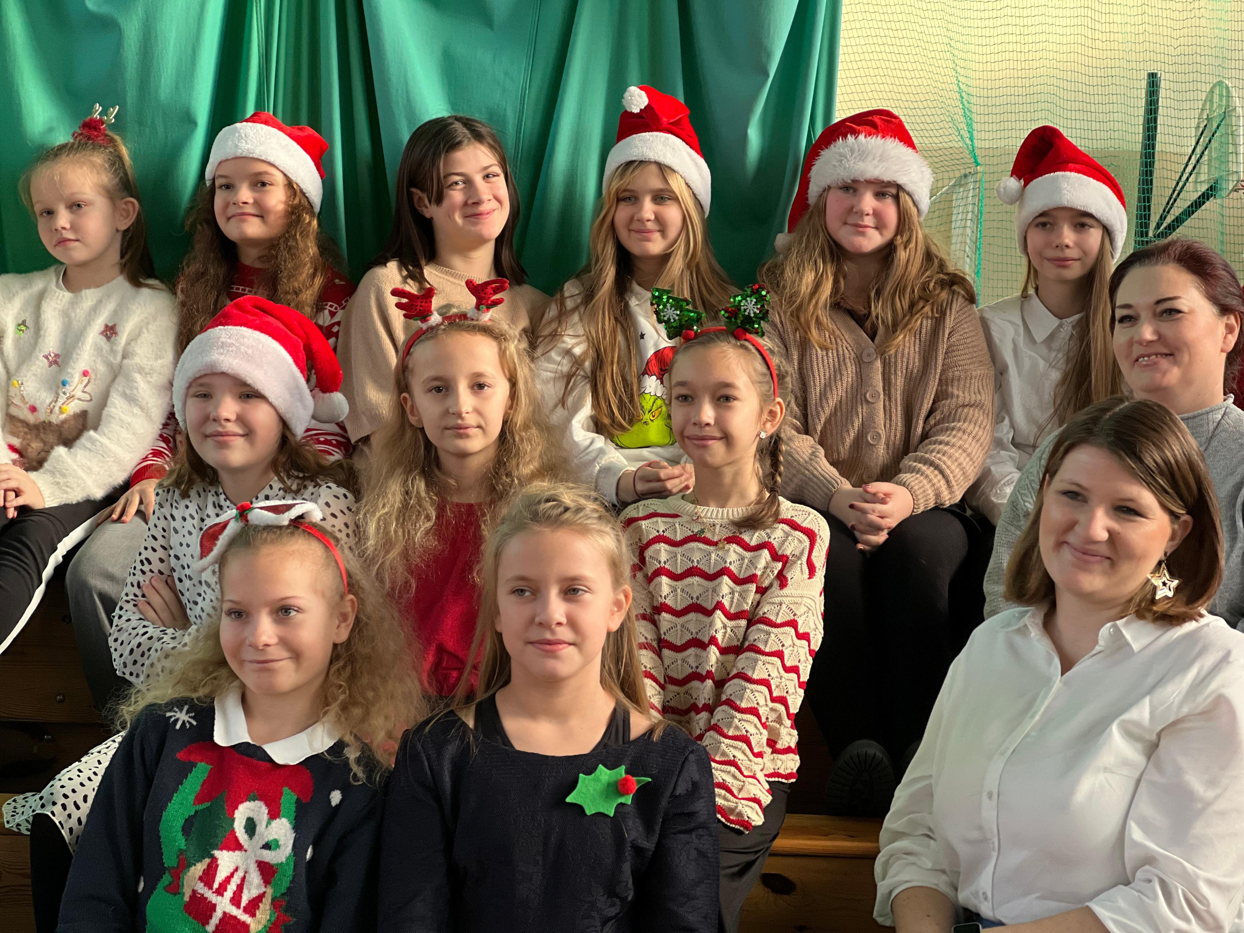 "Hel Kolęda, Kolęda" ponownie zabrzmiała na początku Polski. Konkurs organizowany jest od ponad dekady | ZDJĘCIA, WIDEO