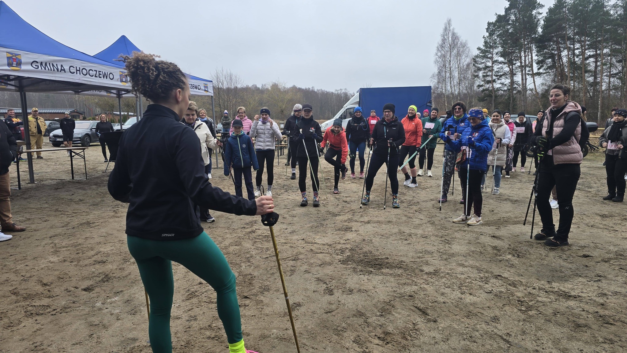 Aktywnie i kobieco nad morzem. Nordic Walking z okazji Dnia Kobiet