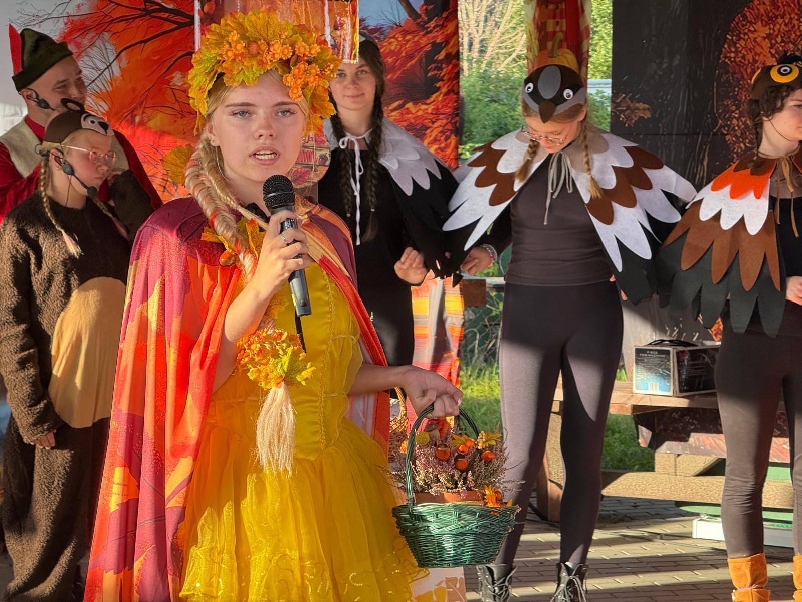 Parada, teatr i ognisko. Jesień przyszła do Strzebielina!