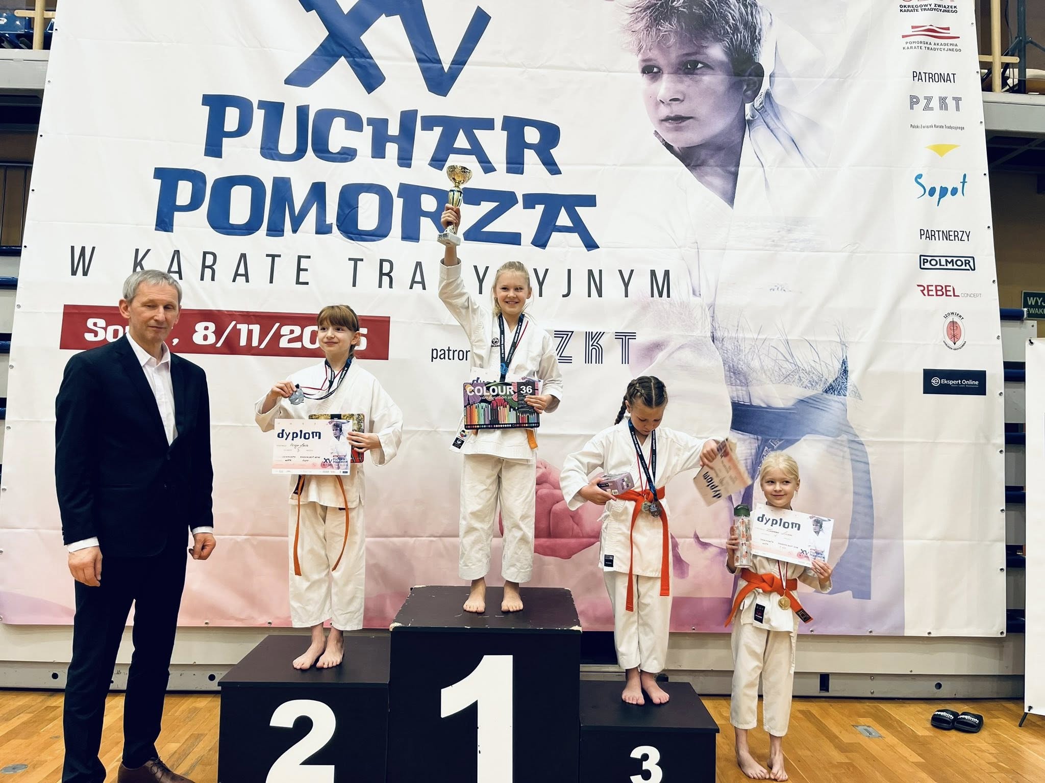 Wejherowscy karatecy wrócili z medalami. W dorobku m.in. cztery złota
