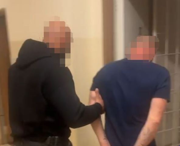 Rozbój w biały dzień! Groził nożem i zażądał oddania kluczyków do samochodu