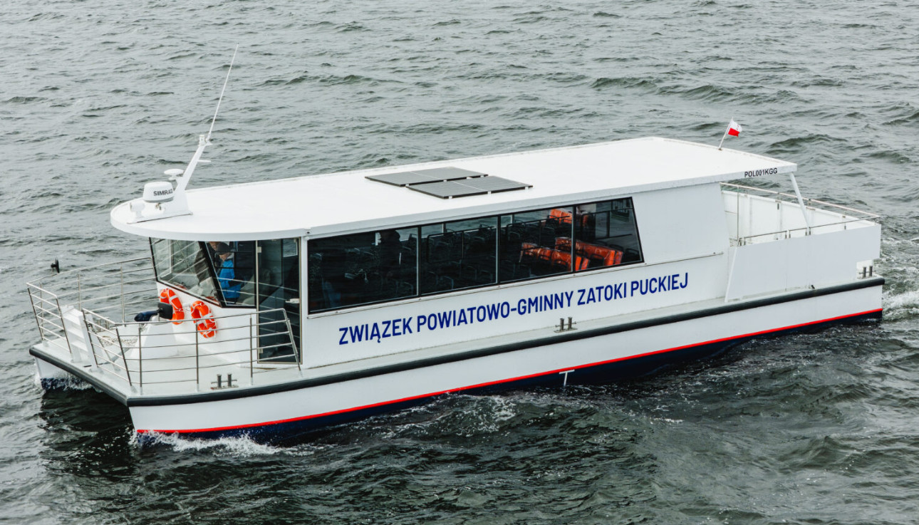 Tramwaj wodny wrócił na Zatokę Pucką. Pierwsze rejsy już się odbyły