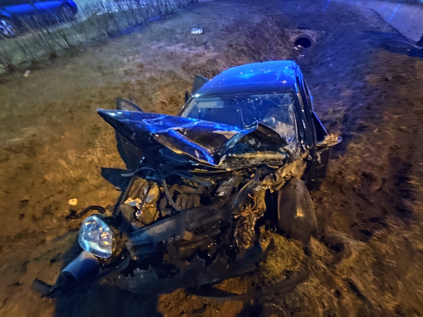 Wypadek z udziałem trzech osobówek. Kilka osób poszkodowanych