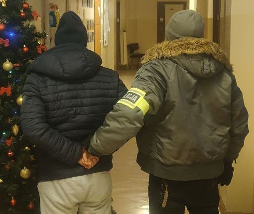 Jedni świętowali, inni kradli. Konsekwencje? Symboliczne