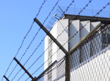 Po pijanemu zgłosił gwałt podczas szkolenia służby więziennej, następnie wszystkiemu zaprzeczyl