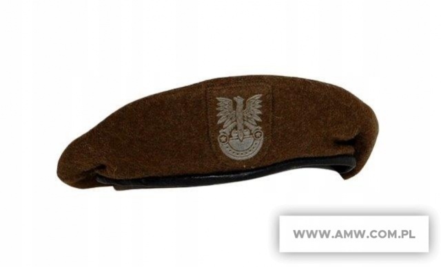 beret brazowy z godłem.jpg