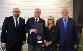 Medal Miasta dla sekretarza. Uroczyste pożegnanie w wejherowskim ratuszu