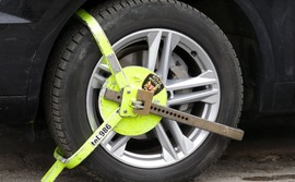 Sam założył blokadę na koło. Myślał, iż był sprytniejszy od strażników