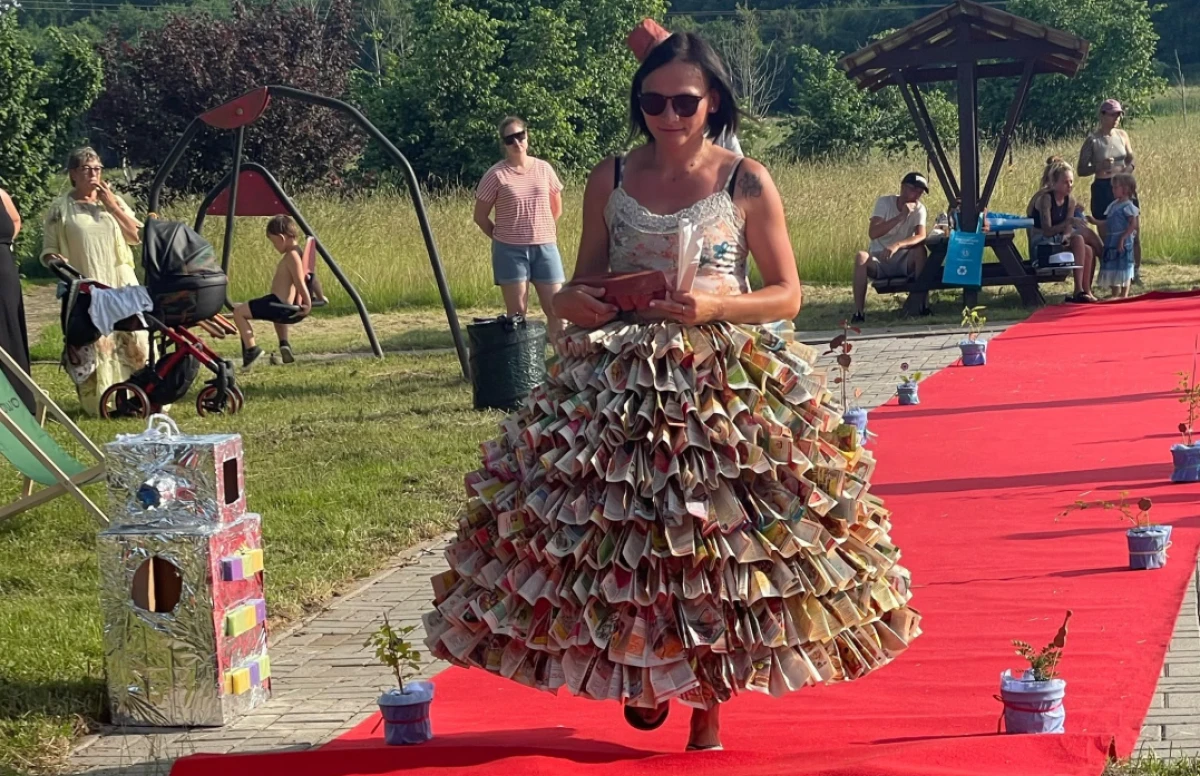 Recykling na czerwonym dywanie. Moda w służbie natury
