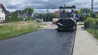 Kolejne drogi z nową nawierzchnią. Trwają prace w mieście
